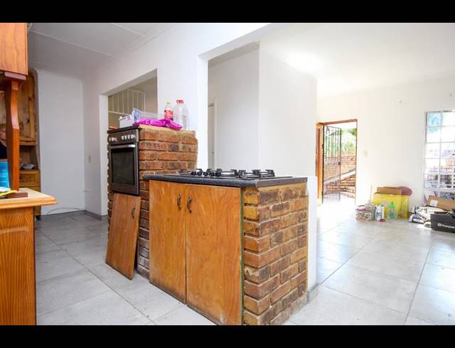 4 BEDROOM HOUSE FOR SALE IN ROOIHUISKRAAL